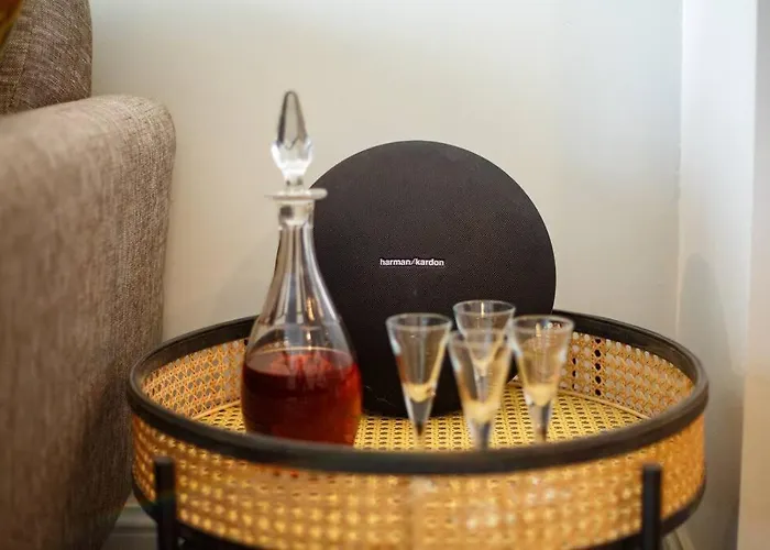 Townhouse - Comfort And Style In The Historic Heart Of セイア